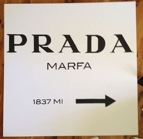 prada marfa bild gossip girl|Prada marfa canvas original.